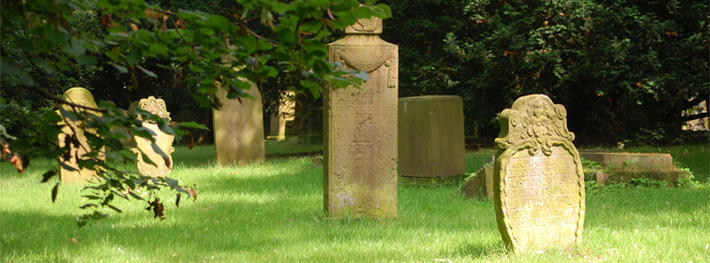 Friedhof Grabsteine  ( Ingo Henning)